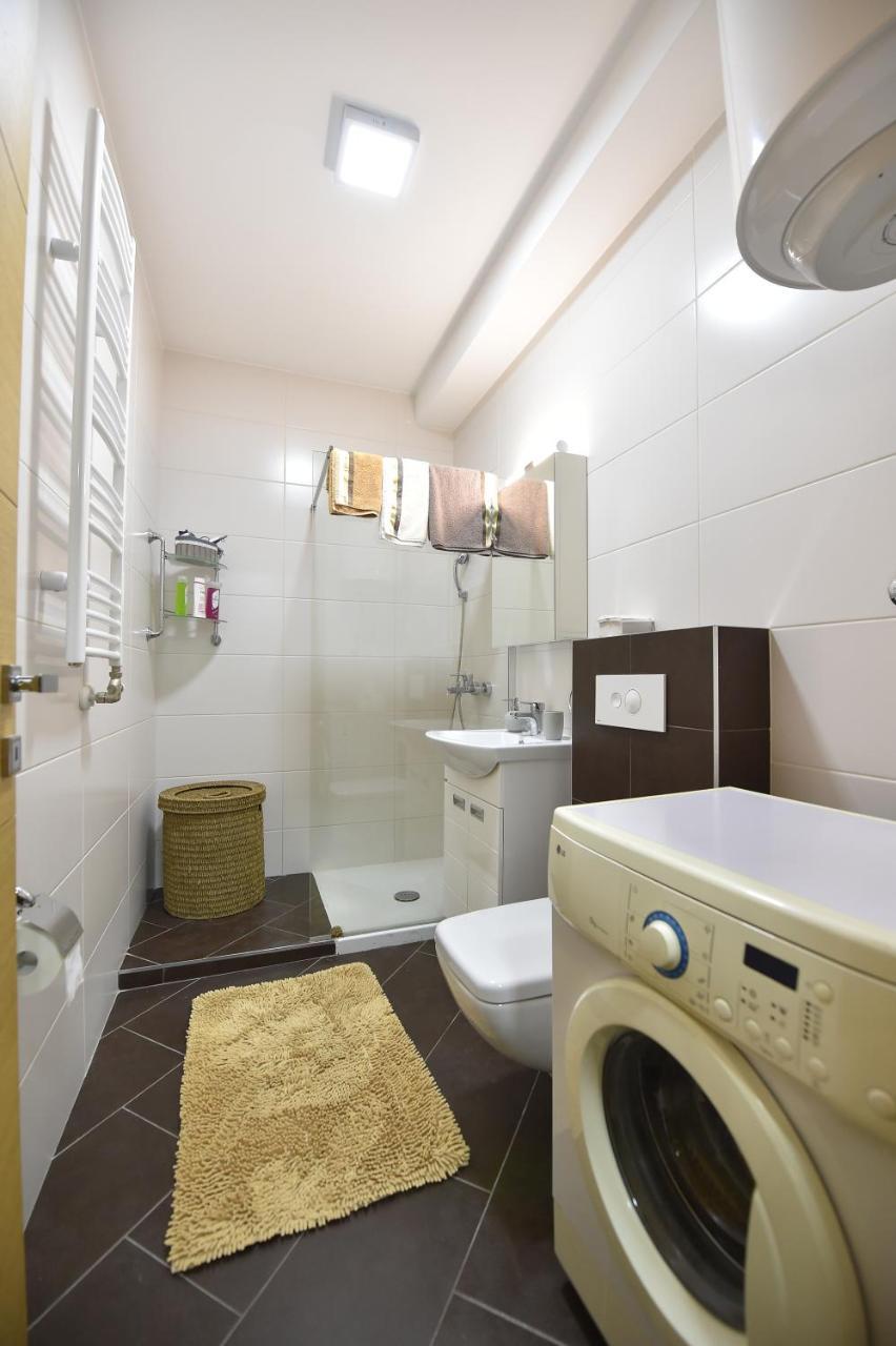 Apartment Sinisa With Garage Novi Sad Bagian luar foto