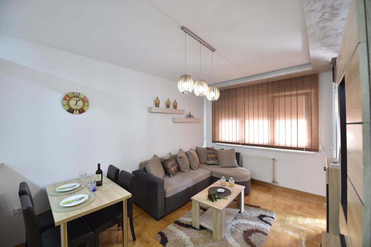 Apartment Sinisa With Garage Novi Sad Bagian luar foto