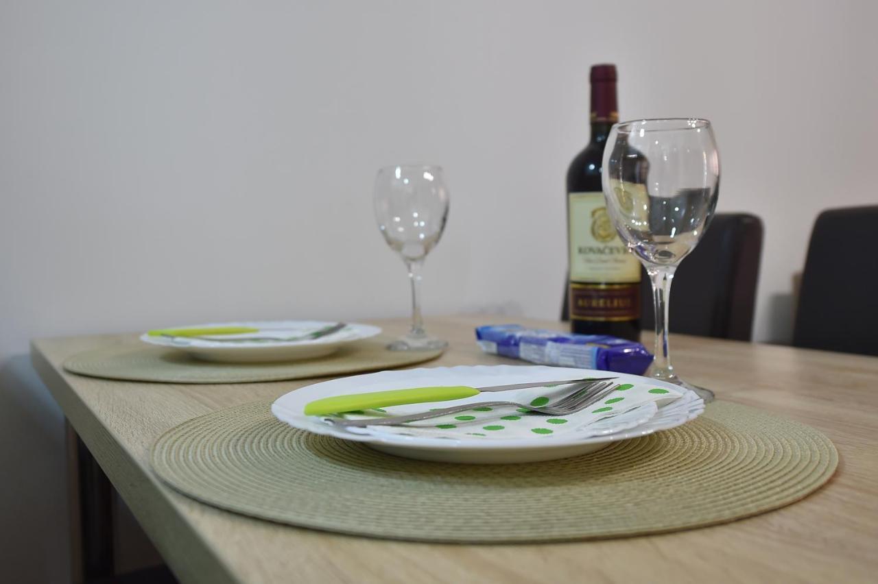 Apartment Sinisa With Garage Novi Sad Bagian luar foto